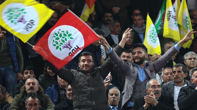 Turkey Detains 5 Kurdish Mayors as Crackdown Continues