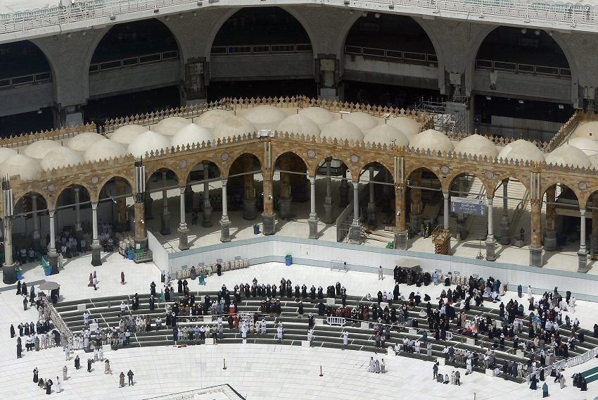Saudi Arabia Bans Umrah Pilgrimage over Coronavirus Fears