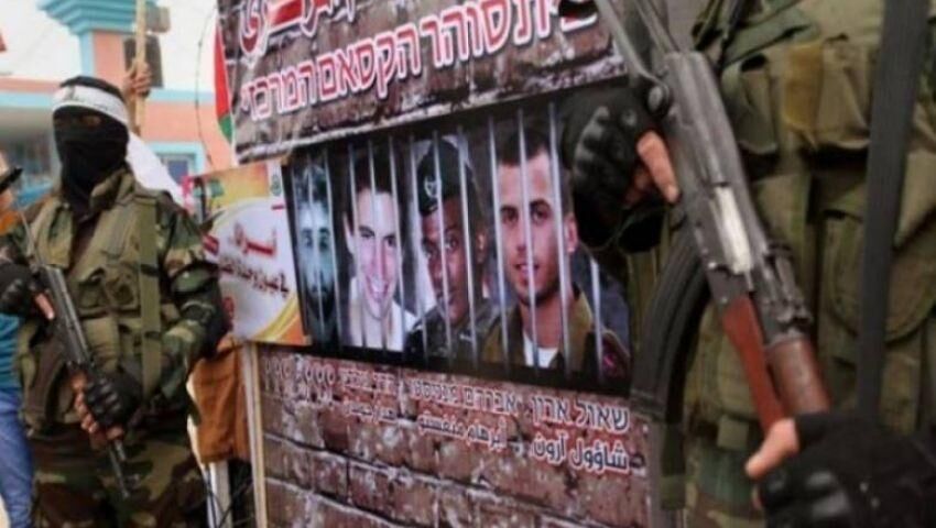 تفاوض من موقع القوّة.. هل تُحرر حماس كافة المعتقلين الفلسطينيين؟