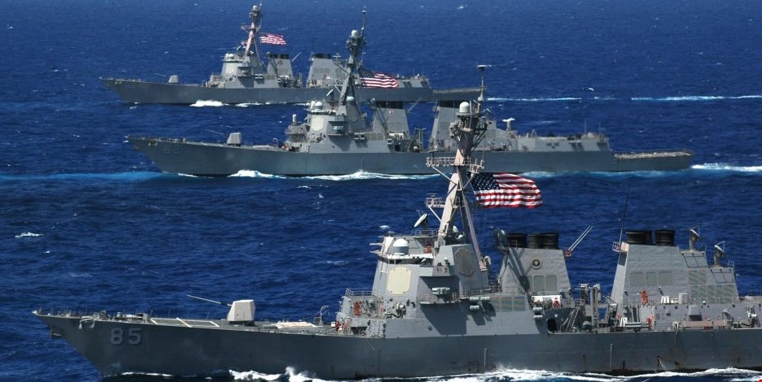 التجسس على الصواريخ الإيرانية؛ ماذا يعمل أسطول "باتان" الأمريكي بالقرب من المياه الاقليمية الإيرانية؟ + صور