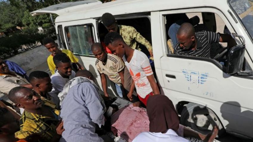 Roadside Bomb Hits Minibus in Somali Capital, Kills Six