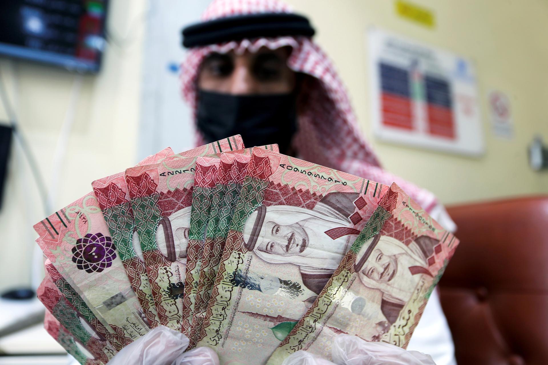 بلومبرغ: سبب تزعزع الاقتصاد السعودي يعود لبن سلمان والولايات المتحدة