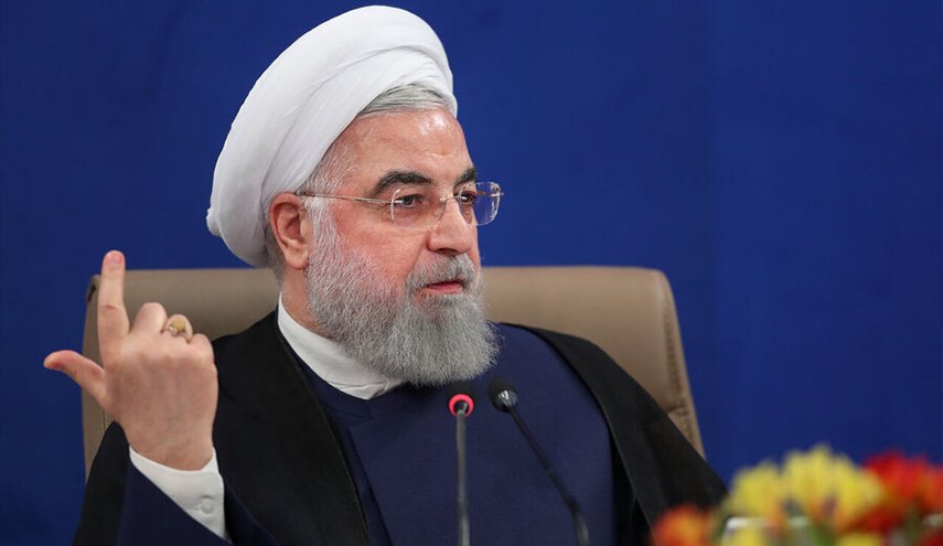 الرئيس الايراني يطالب حاكم البنك المركزي بتوفير العملة الصعبة للسلع الأساسية