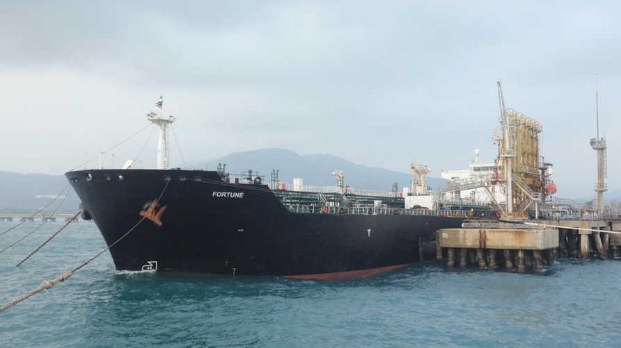 ناقلة النفط الخامسة تواصل طريقها إلى الموانئ الفنزويليّة ومادورو سيزور إيران قريباً