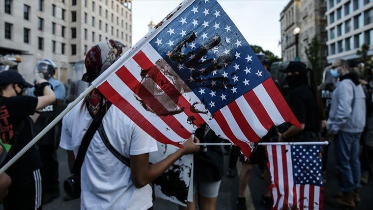 50 ولاية و 580 مدينة أمريكية تعيش في حالة اضطراب؛ لماذا توسعت رقعت الاحتجاجات في الولايات المتحدة؟ + صور