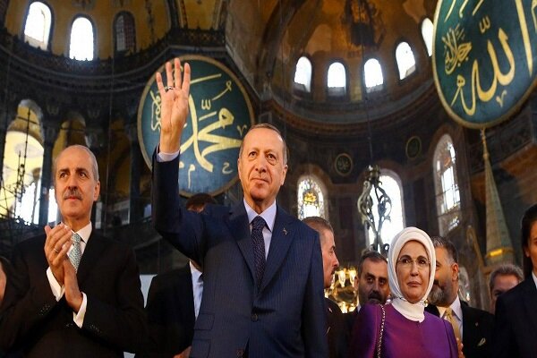 لماذا أعاد أردوغان نشاط آيا صوفيا كمسجد؟