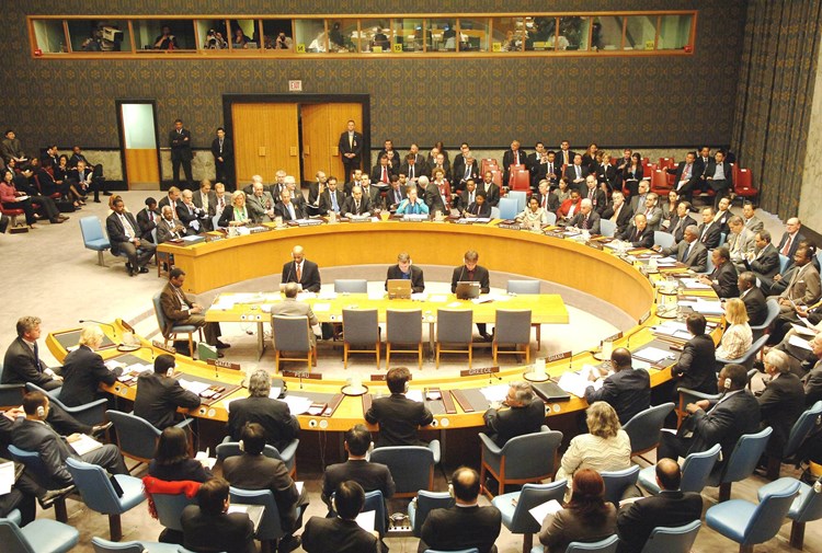 رفض مجلس الأمن الدوليّ مشروع قرارٍ أميركي لتمديد حظرِ السلاح المفروضِ على إيران