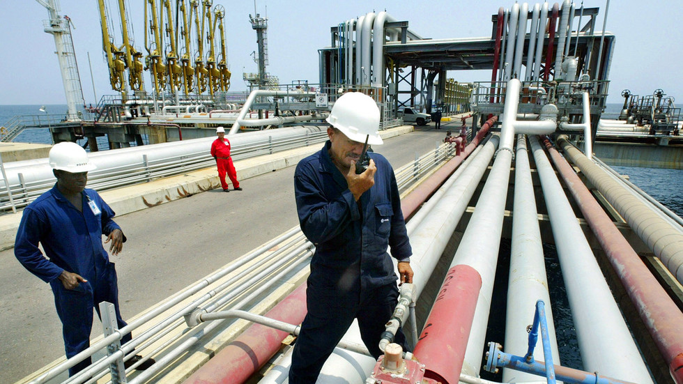 Venezuela Captures ’US Spy’ Targeting Oil Refineries: President Maduro