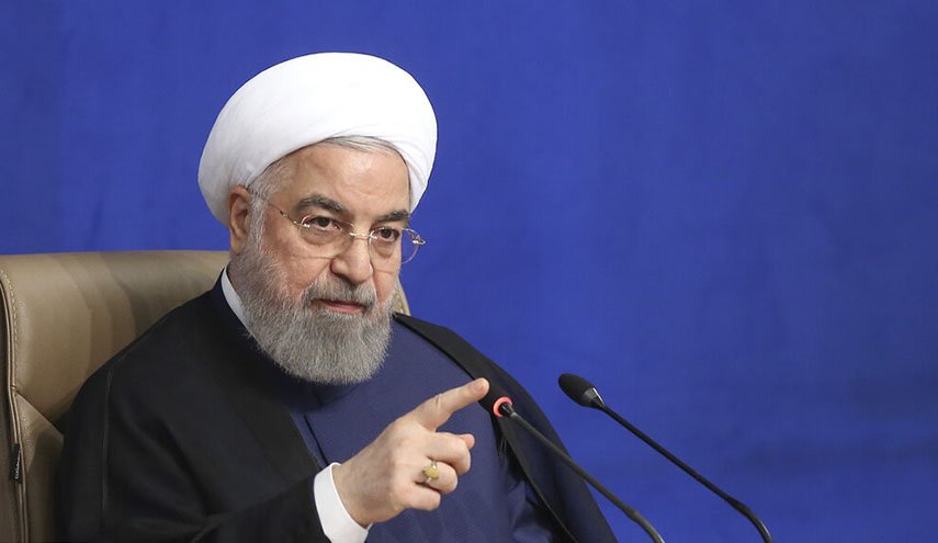 روحاني: أمريكا دخلت في حرب اقتصادية مع إيران بالدولار