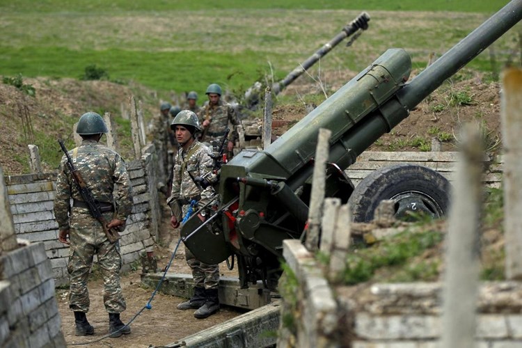 أرمينيا: جيش أذربيجان بدأ هجوماً على "قره باخ" ونحن نسيطر "بنجاح"