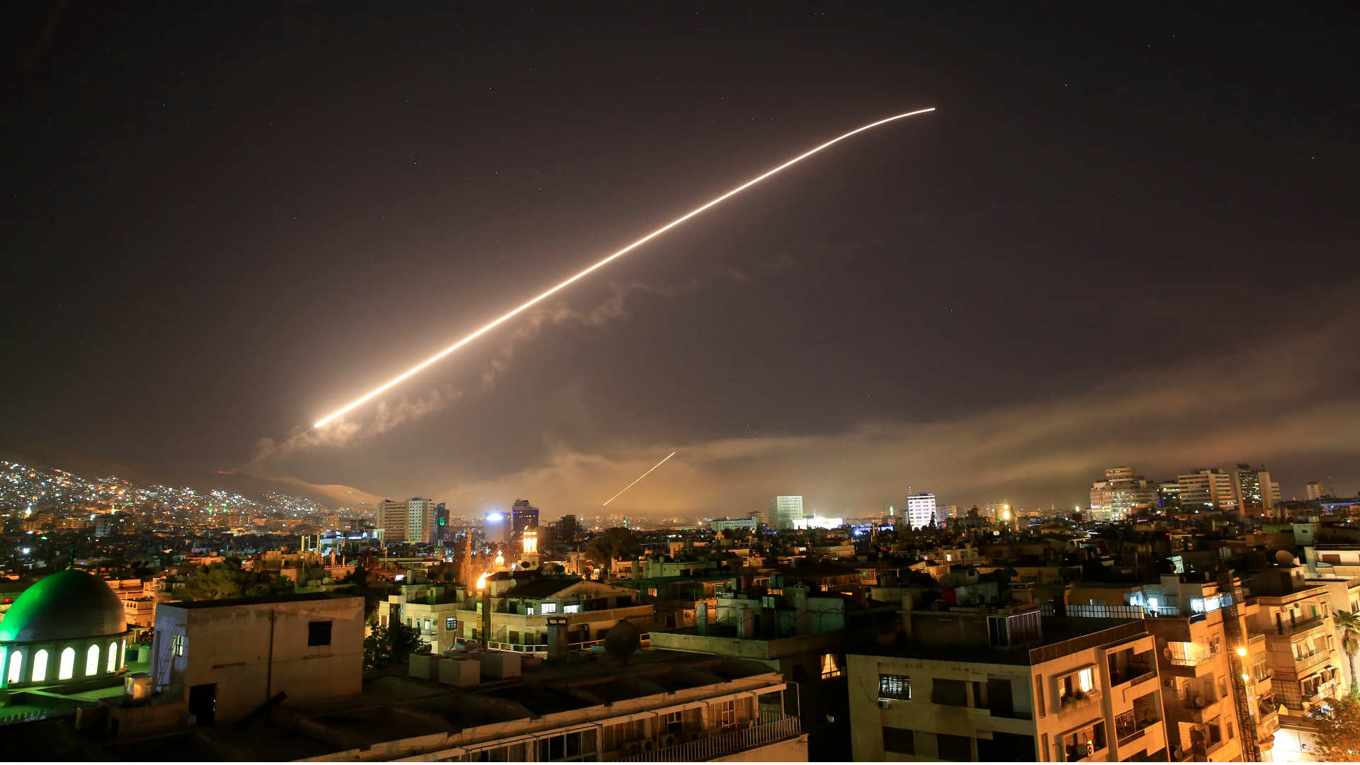 تفاصيل العمليتين العسكريتين الأخيرتين في سوريا.. "أمريكا والأردن" أجنحة صهيونيّة قامت بضربات جوّيّة + صور