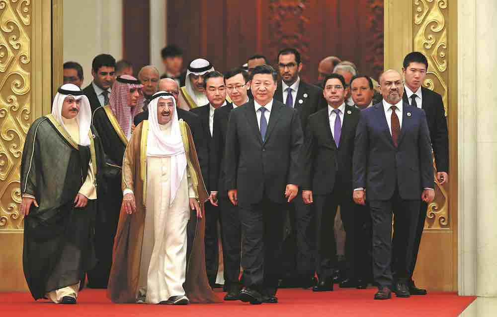 مصير مشيخات الخليج في "الحرب الباردة" بين الولايات المتحدة والصين..هل تتجه الدول العربية في المنطقة نحو استراتيجية "النظر شرقاً"؟