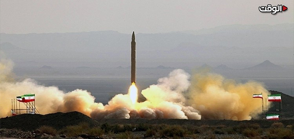 إنجاز جديد تکشف عنه الصناعة العسكرية الإيرانية... صاروخ "قيام" بذخائر حربية خاصة