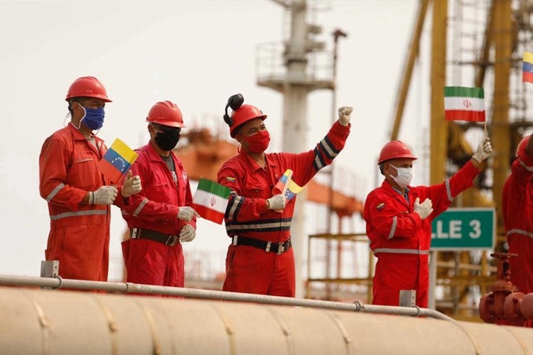 شركة النفط الوطنية الفنزويلية: ايران ستساعدنا على زيادة إنتاج الخام