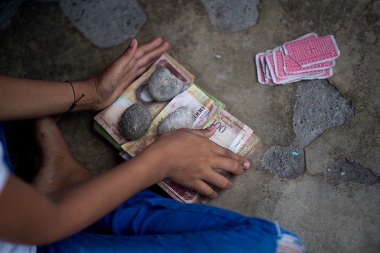 عملة وطنية جديدة في فنزويلا... كيف اًصبحت مقابل الدولار؟