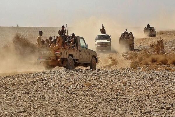 پیشروی نیروهای ارتش یمن در مارب با هلاکت ۲۵ عنصر سعودی
