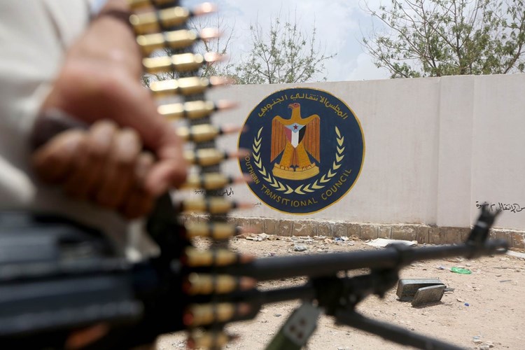 رويترز: خلافات داخلية داخل المجلس الانتقالي الجنوبي في عدن