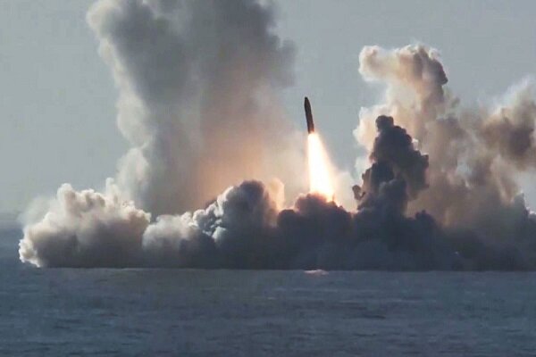 شلیک موشک فراصوت «زیرکان» از زیردریایی هسته ای روسیه