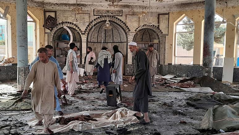 داعش مسئولیت انفجار در مسجد شیعیان قندوز را برعهده گرفت