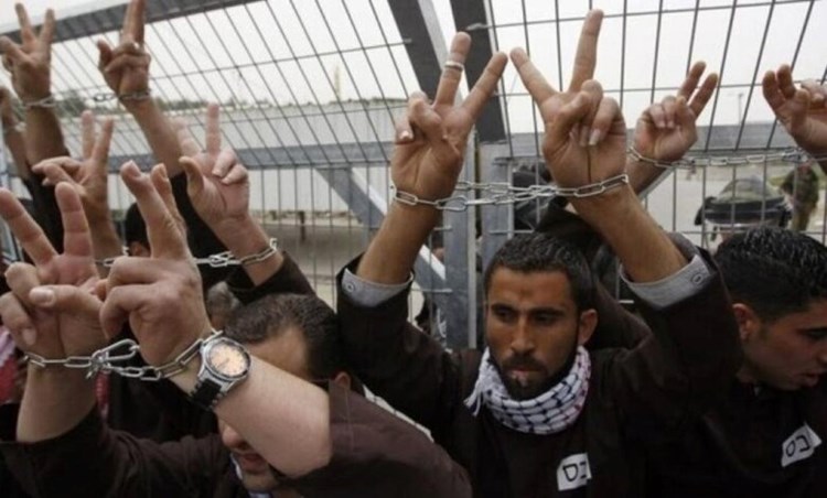 تقرير فلسطيني يكشف تعمد الشرطة الإسرائيلية إيذاء الأسرى جسدياً