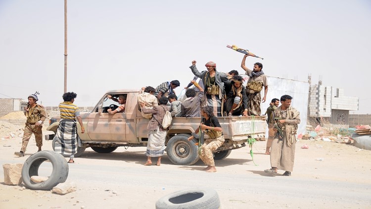 القوات اليمنية ترد على اعتداءات التحالف باستهداف نجران وجيزان وأبها