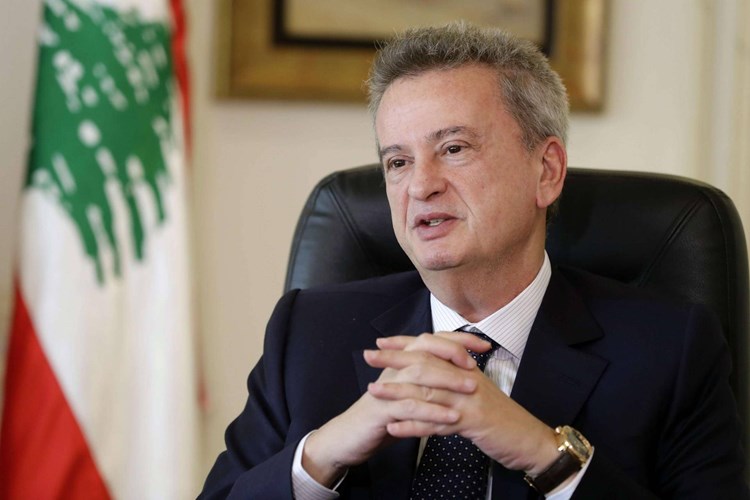 النائب العام التمييزي اللبناني يستجوب حاكم مصرف لبنان بشأن قضية اختلاسات كبيرة