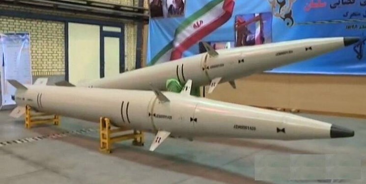 بحرية الحرس الثوري الإيراني تصنع "أصغر صاروخ تكتيكي"... ما هي الرسائل المهمة؟