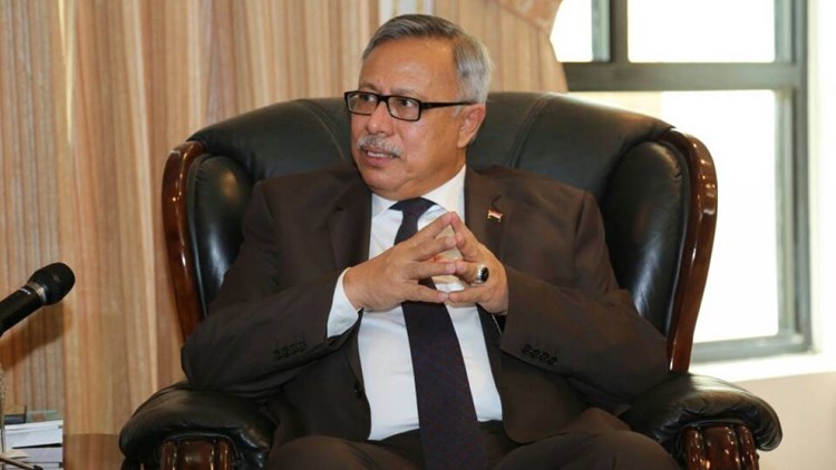 رئيس حكومة صنعاء: هكذا يجب أن نرد على مواقف الإدارة الاميركية ضد اليمن