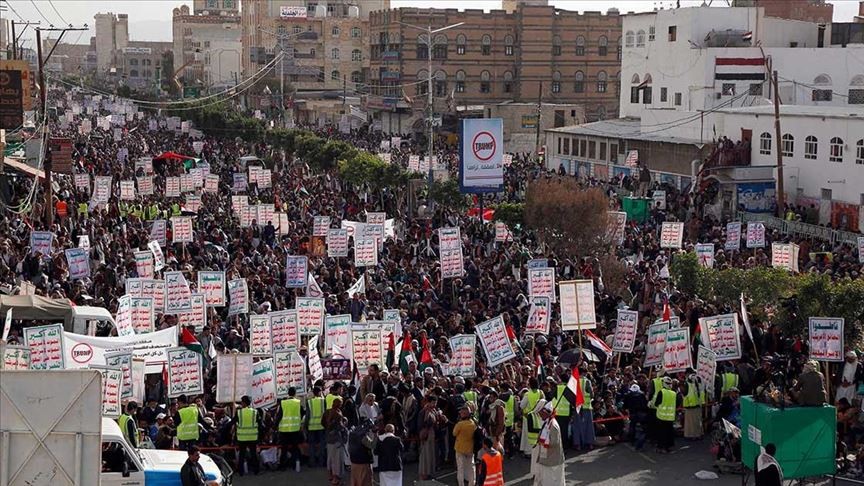 مسيرات جماهيرية للتنديد بالقرار الأمريكي ضد حركة "أنصار الله" في العديد من المدن اليمنية وبعض العواصم الغربية+صور