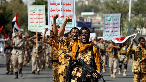 قطار "أنصار الله" على قضبان النصر.. هل سينقذ وضع هذه الحركة المقاومة في قائمة الإرهاب السعوديين من المستنقع اليمني؟