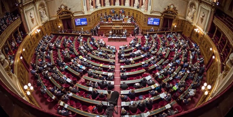 فرانسه قانون محدودیت های دینی را تصویب کرد