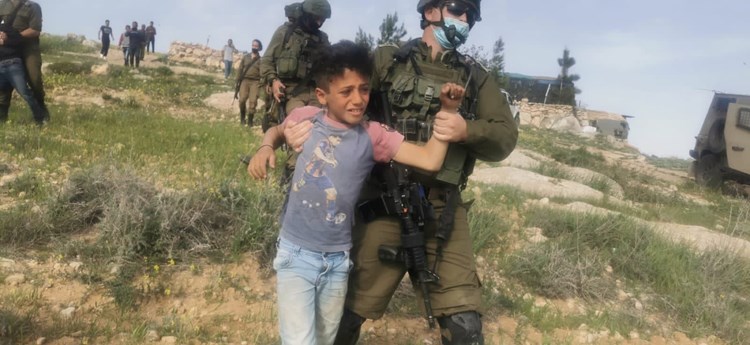 قوات الاحتلال الإسرائيلية تختطف 5 أطفال في الضفة الغربية