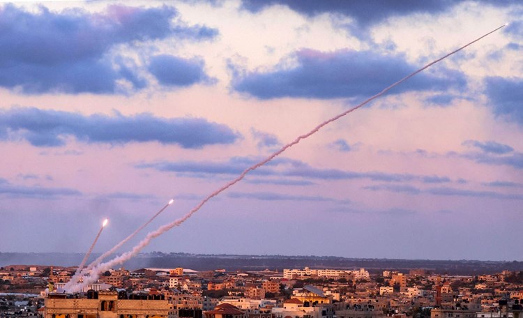 اعلام اسرائيلي: مقتل جنديين وإصابة 20 بصواريخ للمقاومة الفلسطينية