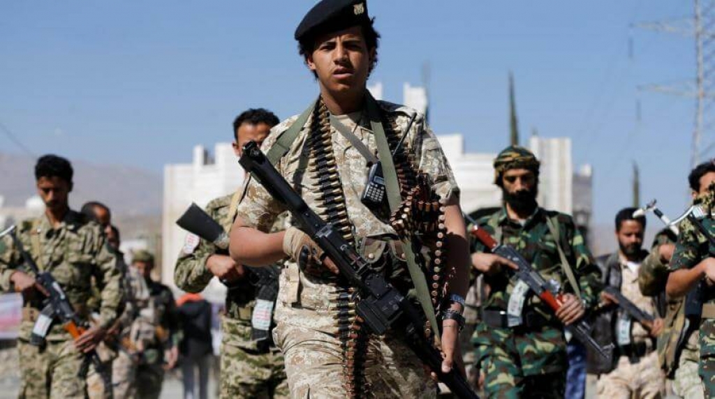 "أنصار الله" تدق أبواب الشريان الاقتصادي اليمني.. رتل ثالث من المعدات العسكرية السعودية الثقيلة يهرب من مأرب +صور