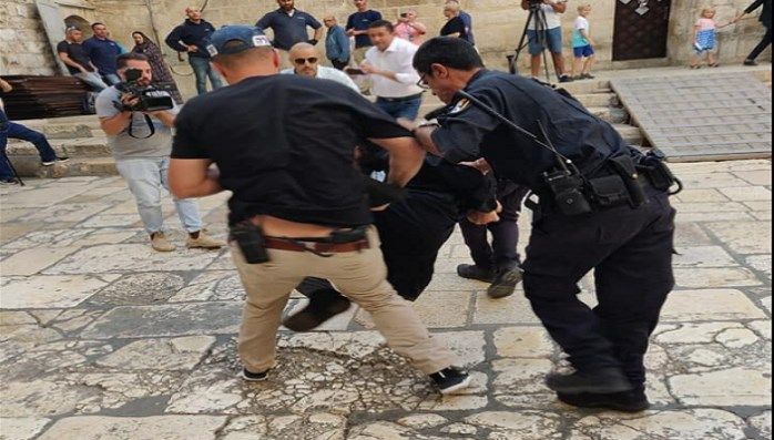 في اعتداء غير مسبوق... هكذا اعتدت الشرطة الإسرائيلية على المسيحيين في فلسطين