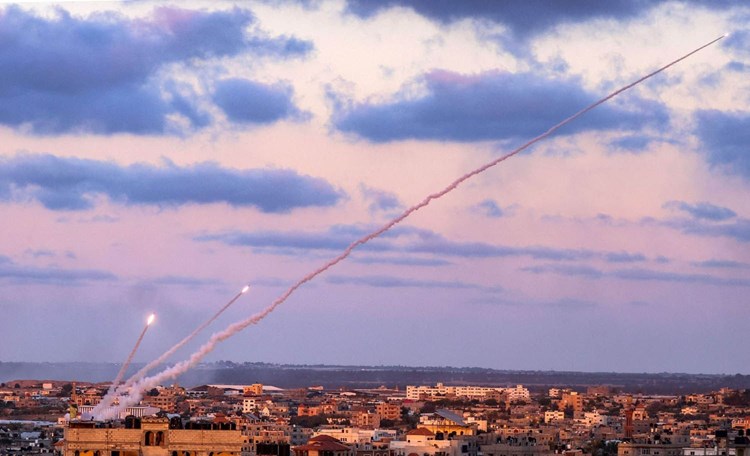 "هآرتس": صواريخ حماس أثبتت نجاح الصناعة المحلية في غزة