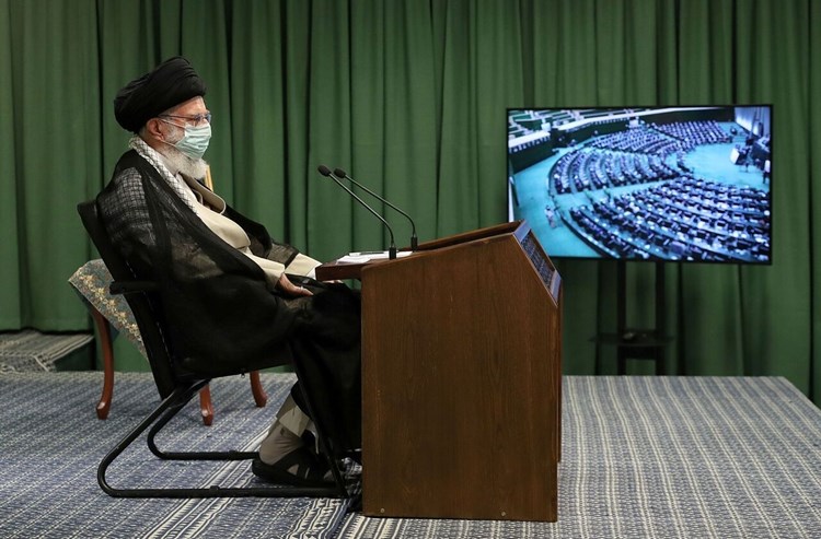 قائد الثورة الإسلامية: للمشاركة في الانتخابات الايرانية أكثر من ما مضى