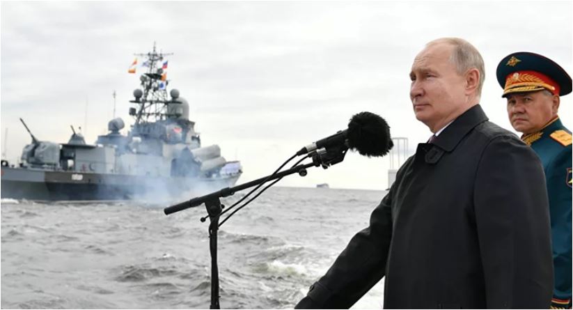 في يوم البحرية الروسي... بوتين: بحريتنا قادرة على اكتشاف أي عدو وضربه اذا لزم الأمر