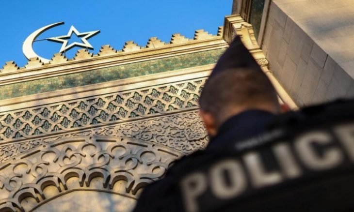 حلقة جديدة من مسلسل التضييق على مسلمي فرنسا بعد إقرار قانون مكافحة " الانفصالية"