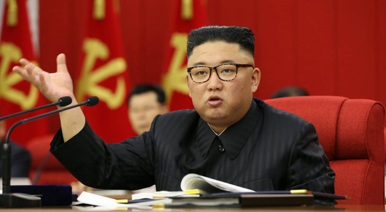 كيم جونغ أون يتحدى أمريكا ويتعهّد بتعزيز العلاقات مع الصين