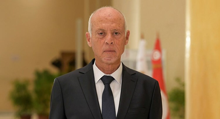 الرئيس التونسي يتحدى الفساد ويرفع الحصانة عن النواب