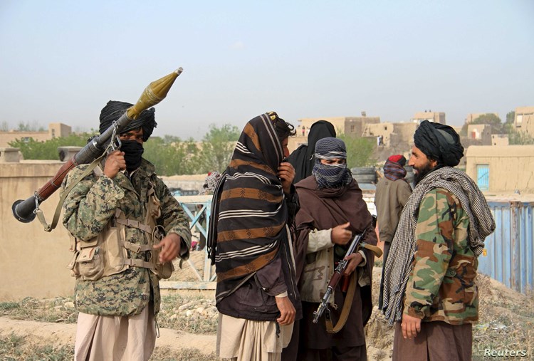 آخر التطورات على الساحة الأفغانية... طالبان تتقدم وتسيطر على أكبر قاعدة عسكرية في إقليم زابول