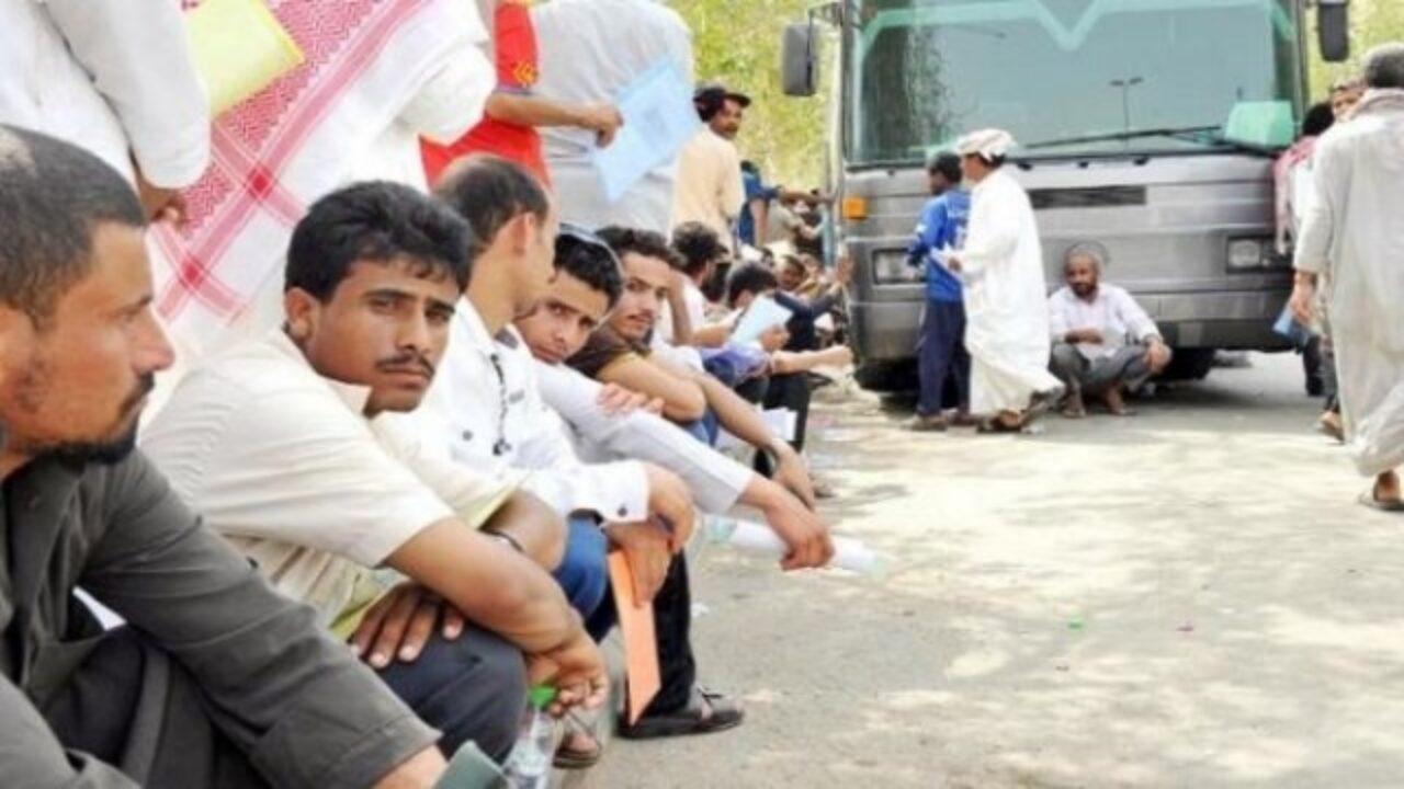 المملكة والتمييز العنصري.. الرياض تمنع اليمنيين من تلقي لقاح كورونا
