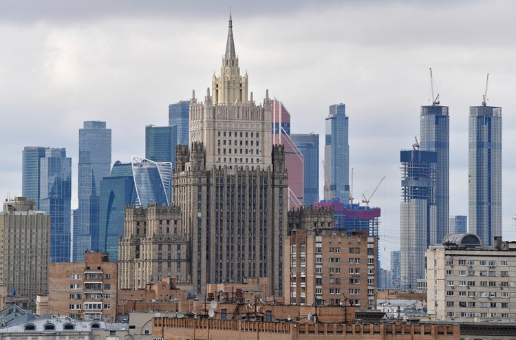 موسكو تهدد أمريكا في حال فرضت عقوبات على مسؤولين روس
