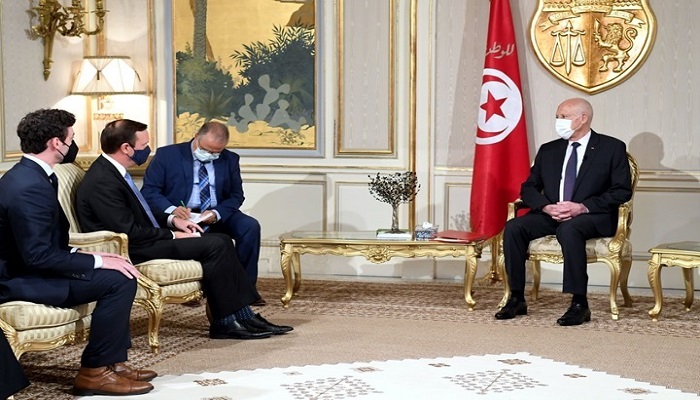 عقب لقائه وفداً أمريكيّاً.. الرئيس التونسيّ في مرمى الانتقاد اللاذع
