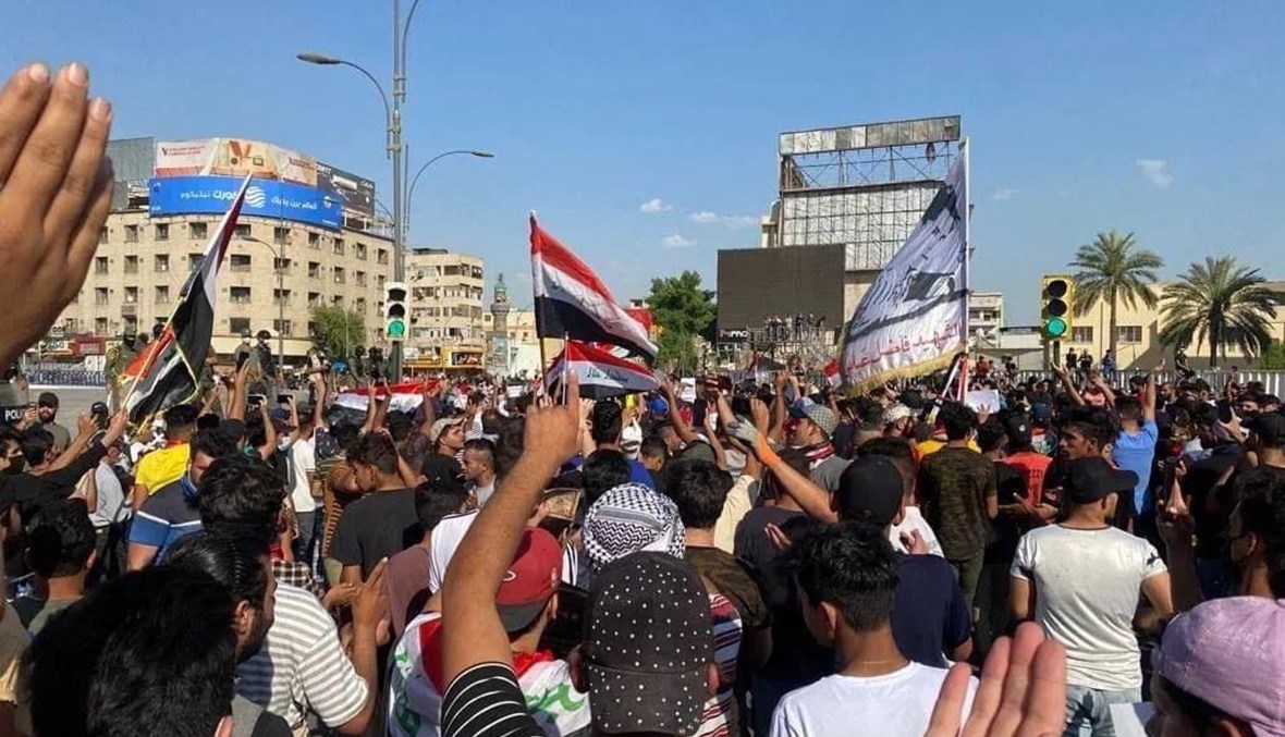 حشود عراقية في ساحة التحرير وسط إجراءات أمنية مشددة