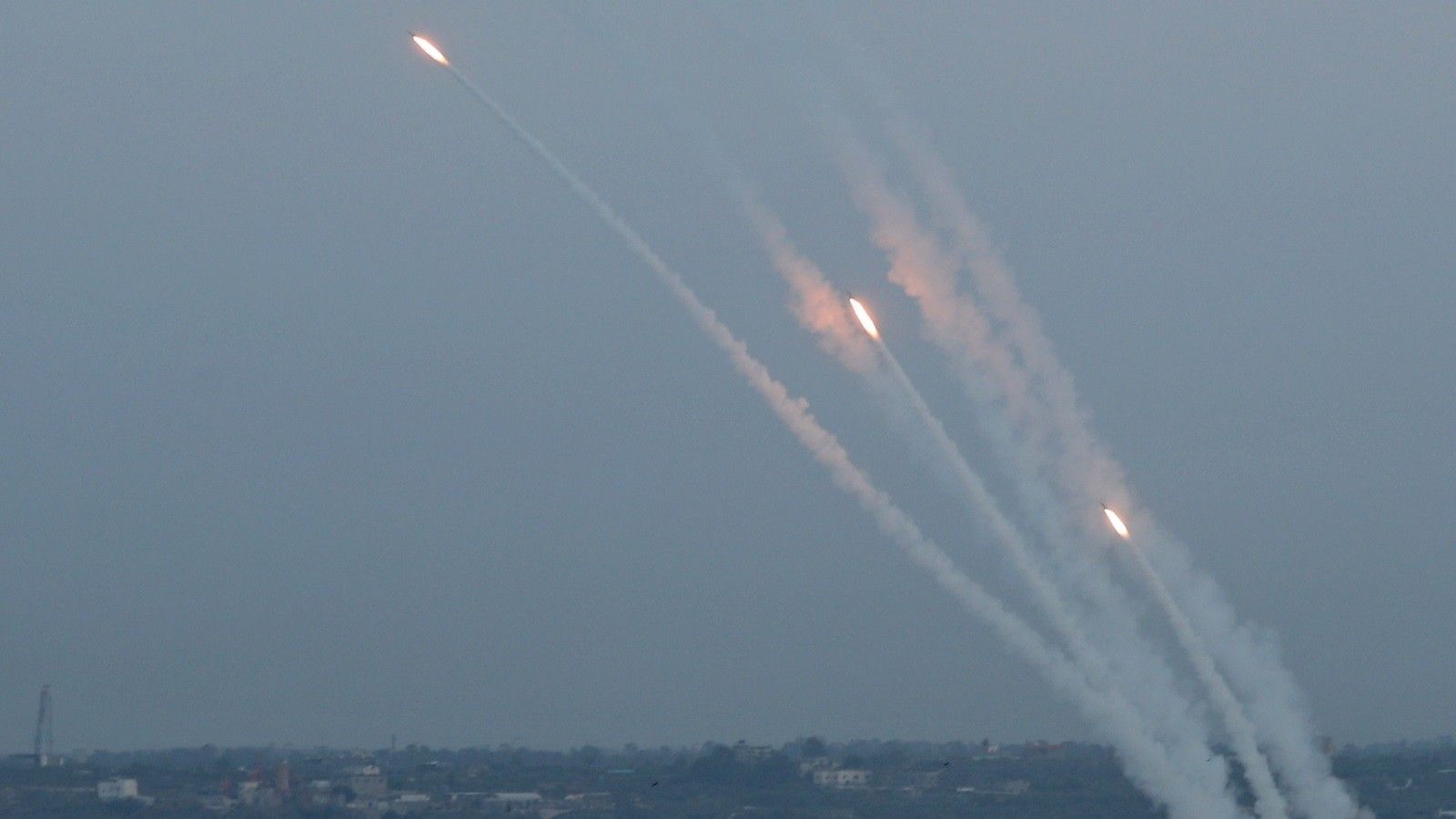 تجارب صاروخية جديدة  للمقاومة الفلسطينية صوب بحر غزة .