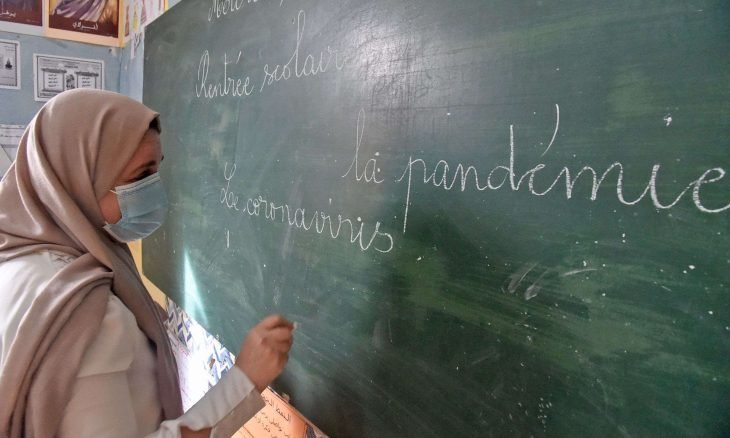 "لا للفرنسية".. لغة المحتل الفرنسي تلفظ أنفاسها الأخيرة في الجزائر