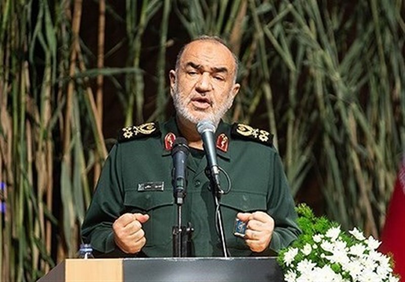 فرمانده کل سپاه: دشمنان از طریق چند کشور به ایران پیام می‌دهند که نزنید