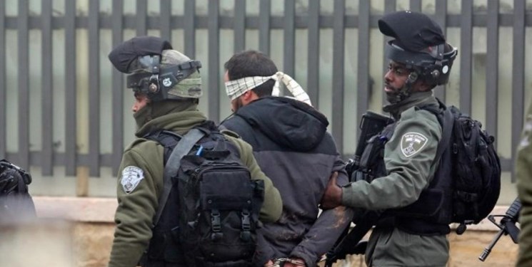 قوات الاحتلال تعتقل عدداً من الفلسطينيين في الضفة والقدس